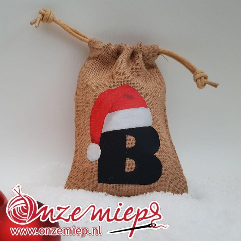 Jute zakjes voor kerstmis - letters B, C, D, E, F, M, N, P, R en X