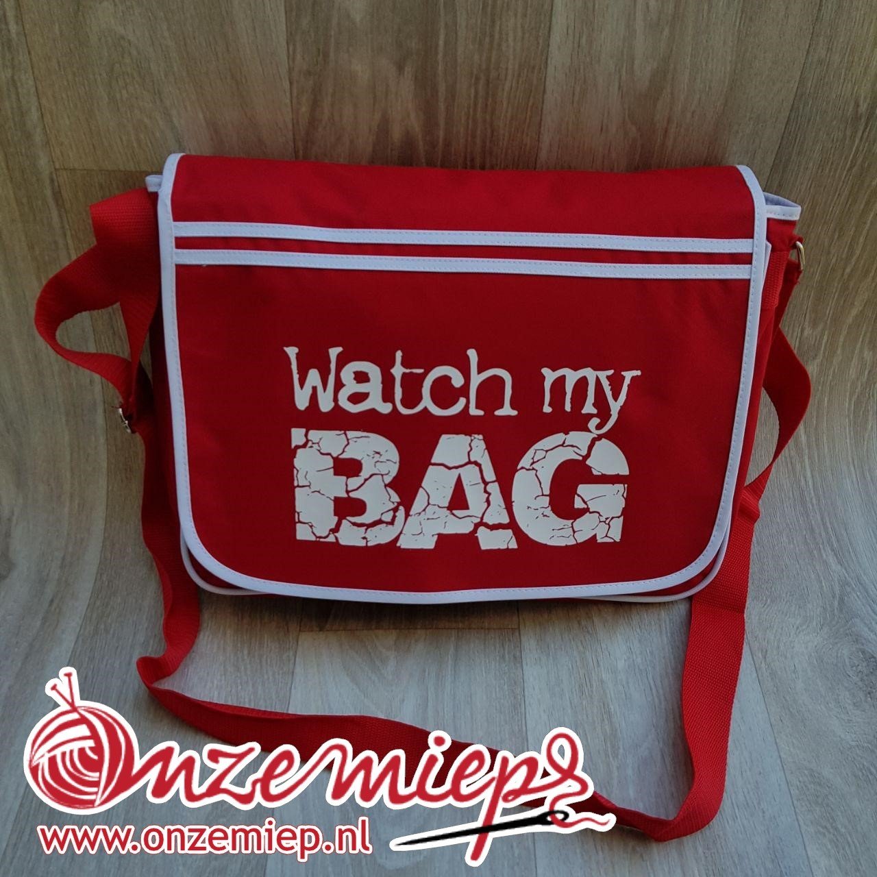 Stoere rode retro schoudertas met "Watch my bag"