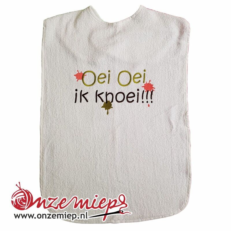 Witte slab voor volwassenen met "Oei Oei ik knoei!!!" - 50 x 100 cm