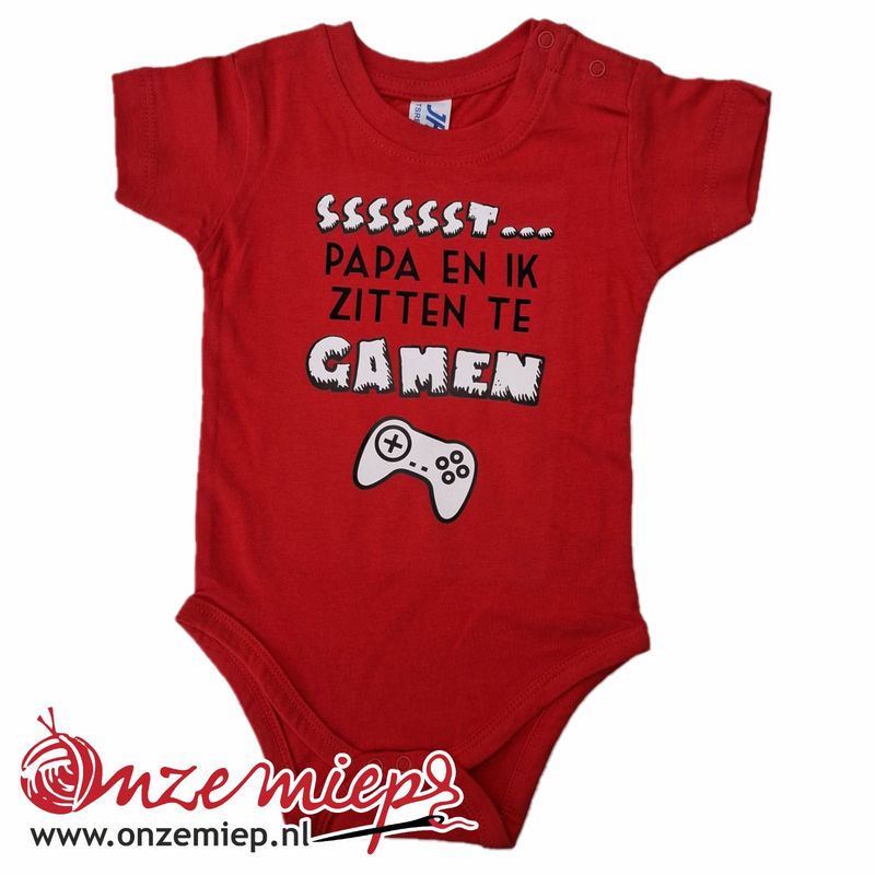 Rode romper met "Sssssst... Papa en ik zitten te gamen" - 6 maanden