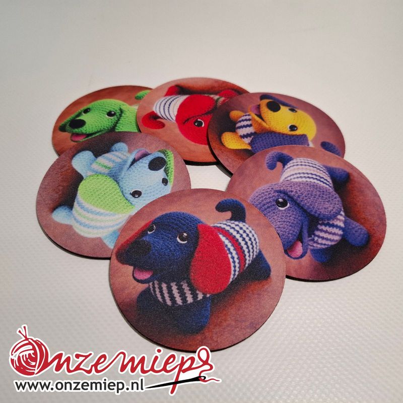 Gehaakte teckels gekleurd onderzetters – set van 6 rubberen onderzetters