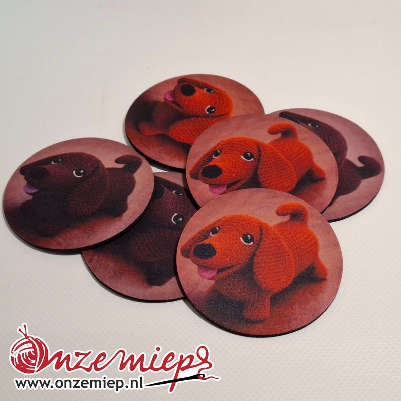 Gehaakte teckels bruin onderzetters – set van 6 rubberen onderzetters