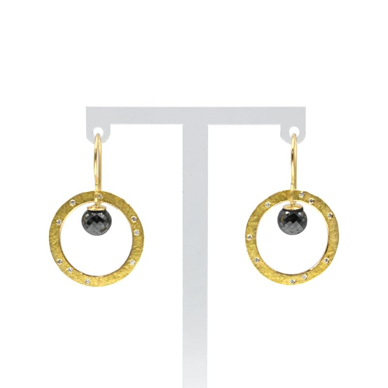 Boucles d’oreilles diamants noir et blanc