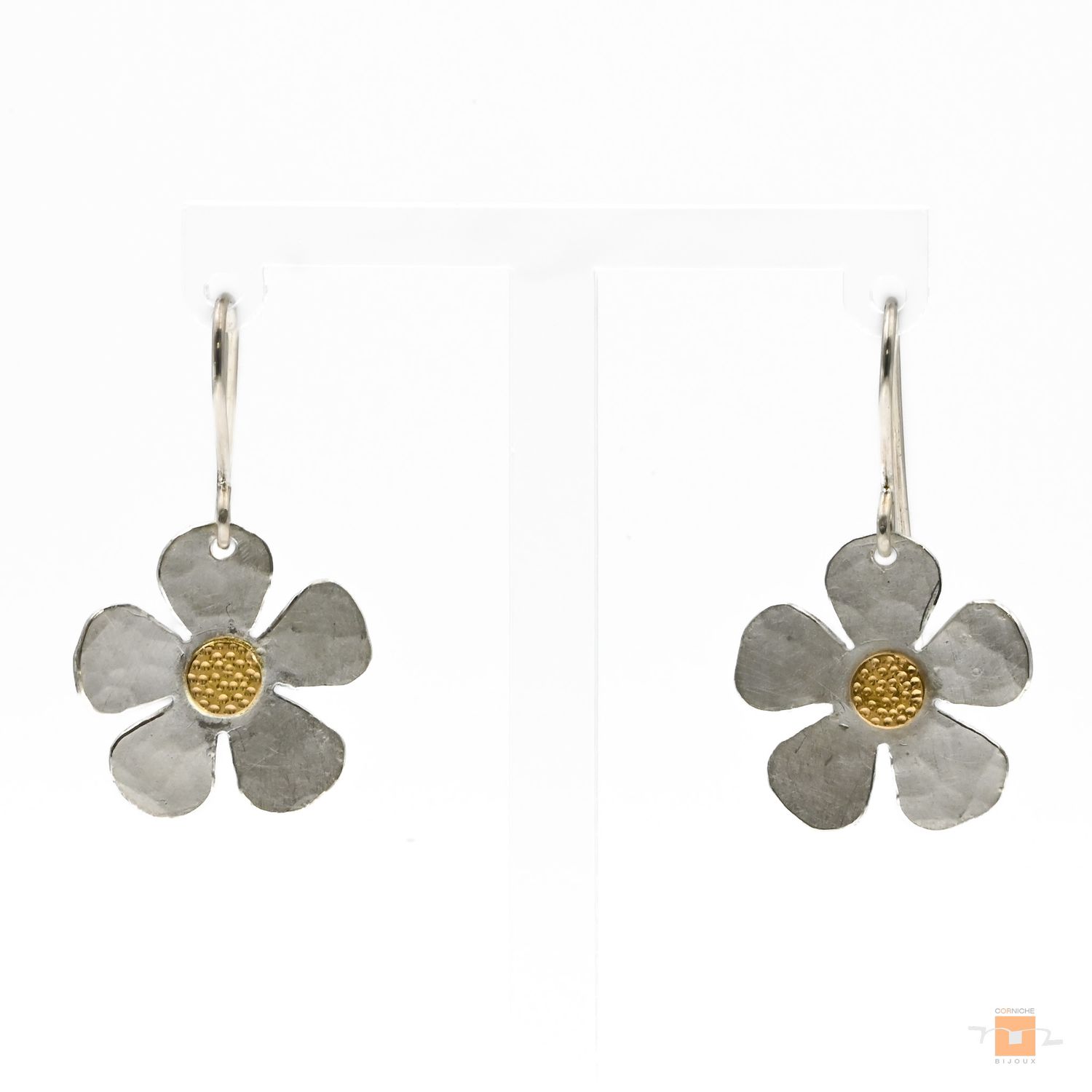 Boucles d&#39;oreilles fleur d’argent