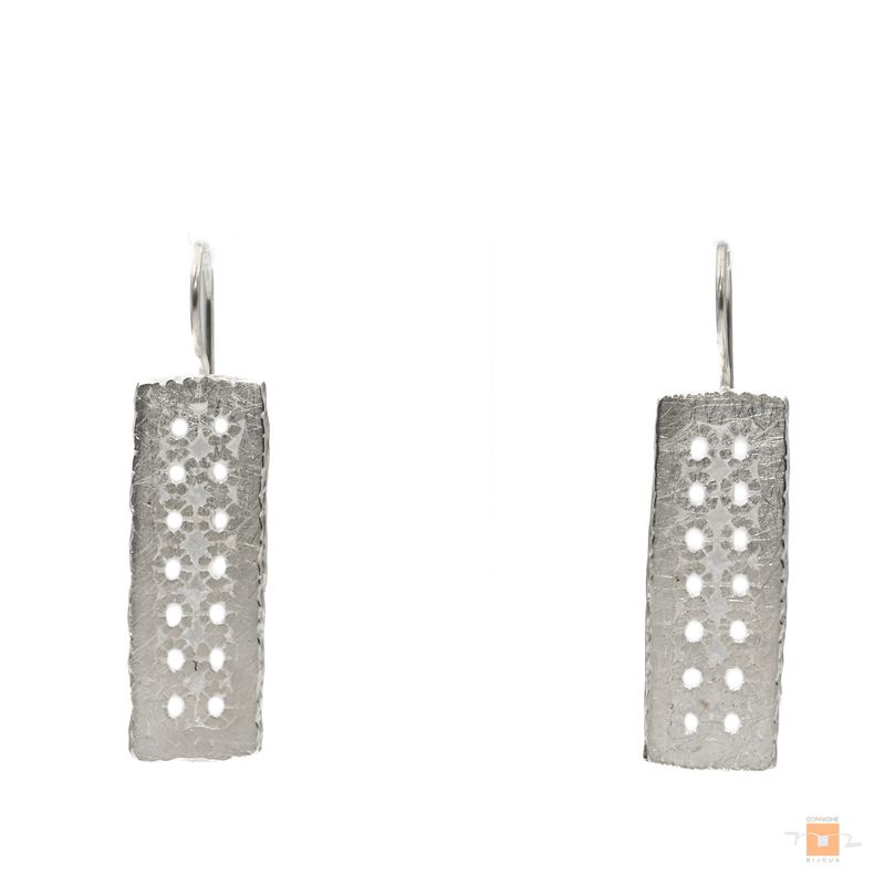 Boucles d&#39;oreilles petits rectangles perforés