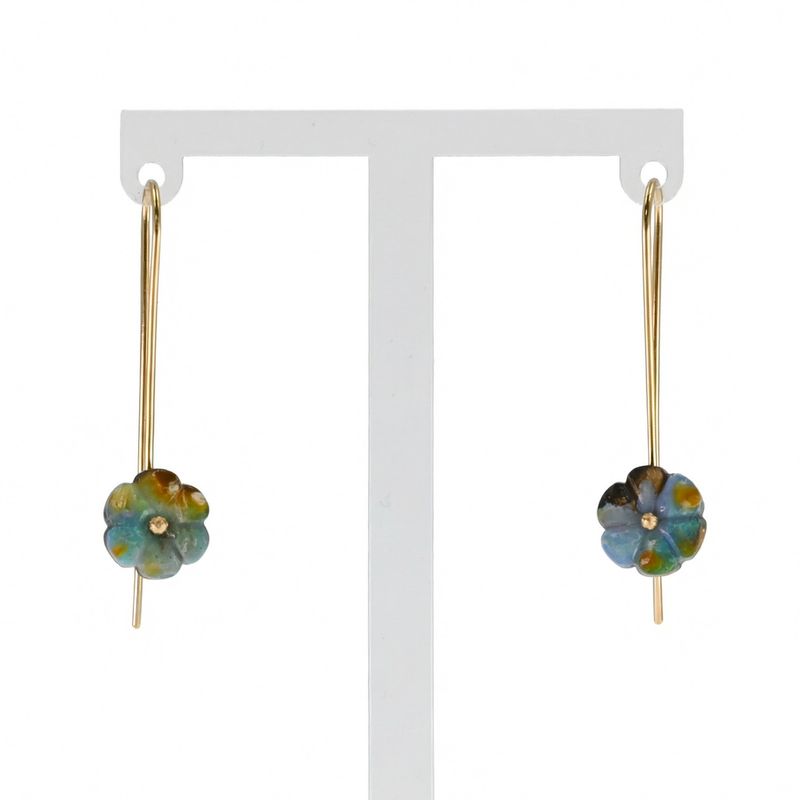 Boucles en fleurs d’opale Boucles en fleurs d’opale