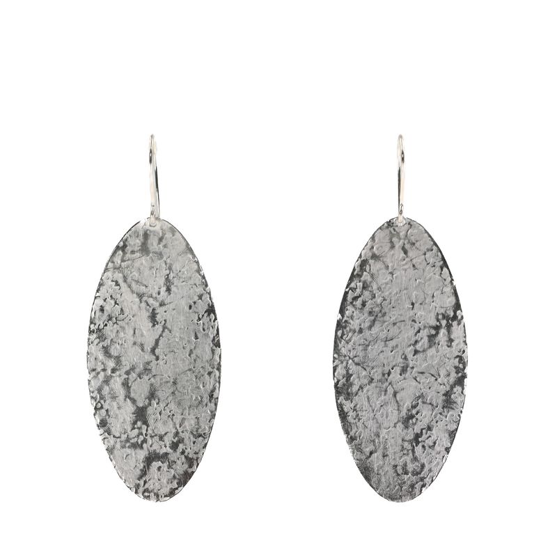 Boucles en oval d’argent martelé Boucles en oval d’argent martelé