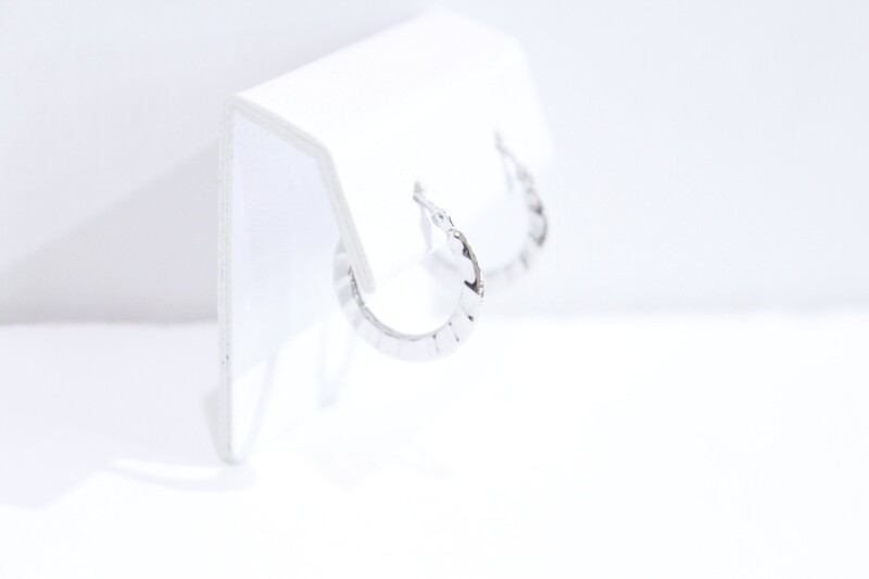 14KT WHITE GOLD POLISHED HINGED HOOP