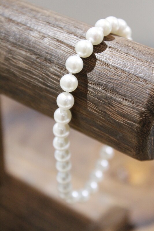 14KT YELLOW GOLD AKOYA KNOTTED PEARL BRACELET 14KT YELLOW GOLD AKOYA KNOTTED PEARL BRACELET