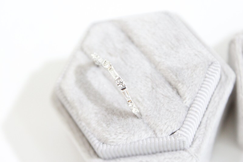 14KT WHITE GOLD .20CT ROUND &amp; BAGUETTE CURVED BAND, 6 ROUND DIAMONDS &amp; 3 BAGUETTE DIAMONDS 