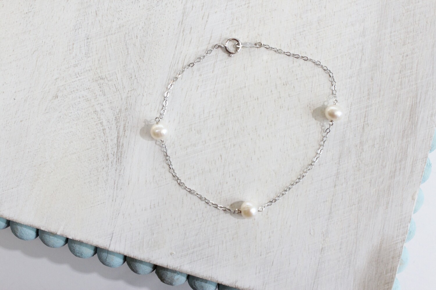 14kw 5-6mm White Near Round Freshwater Cultured Pearl 3-station Bracelet