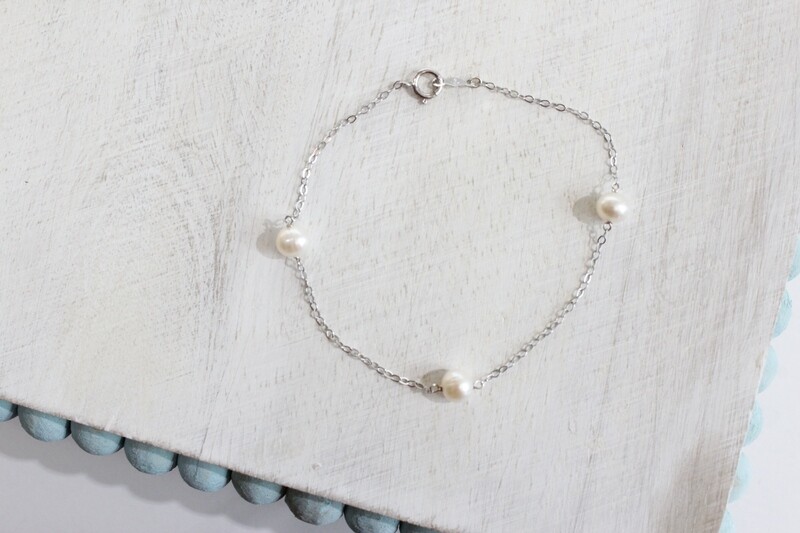 14kw 5-6mm White Near Round Freshwater Cultured Pearl 3-station Bracelet