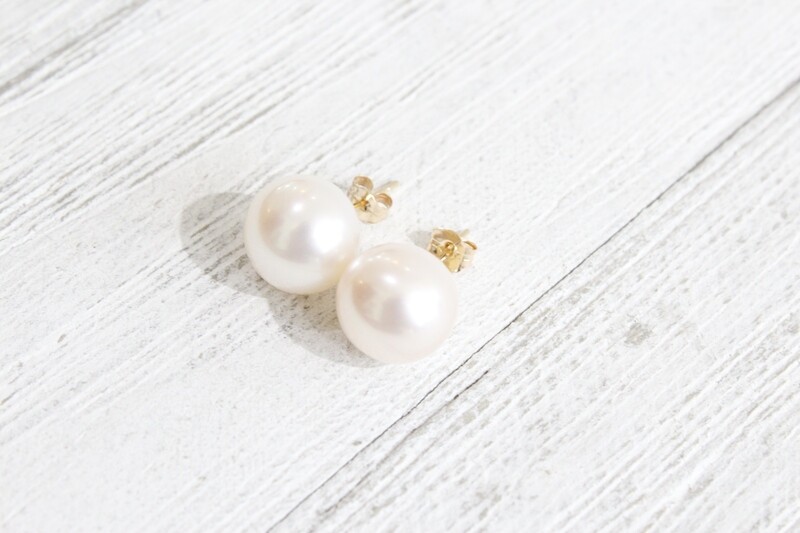 14ky 10.5-11mm Akoya Pearl Studs