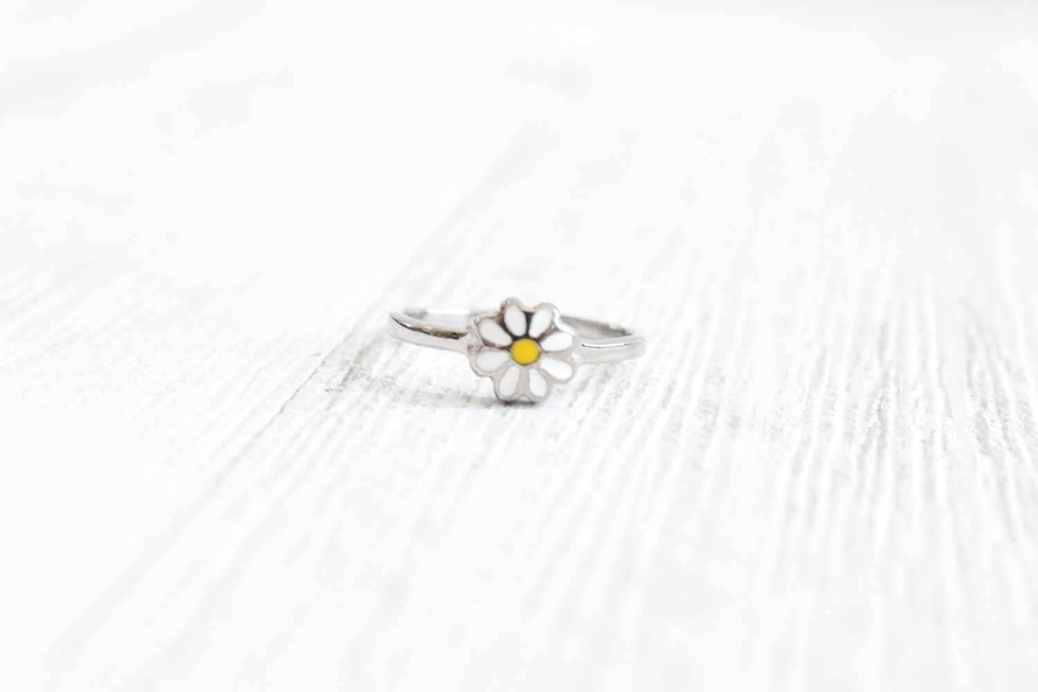 Sterling Silver Child&#39;s White and Yellow Enamel Daisy Ring
