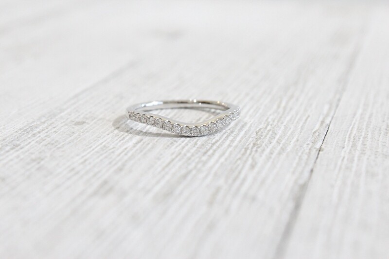 18kw .21ct Total Diamond Curved Bands, 17 Round Diamonds 18kw .21ct Total Diamond Curved Bands, 17 Round Diamonds