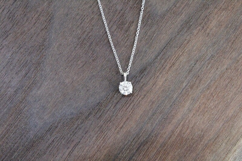 14kw .45ct Diamond Solitaire Pendant 