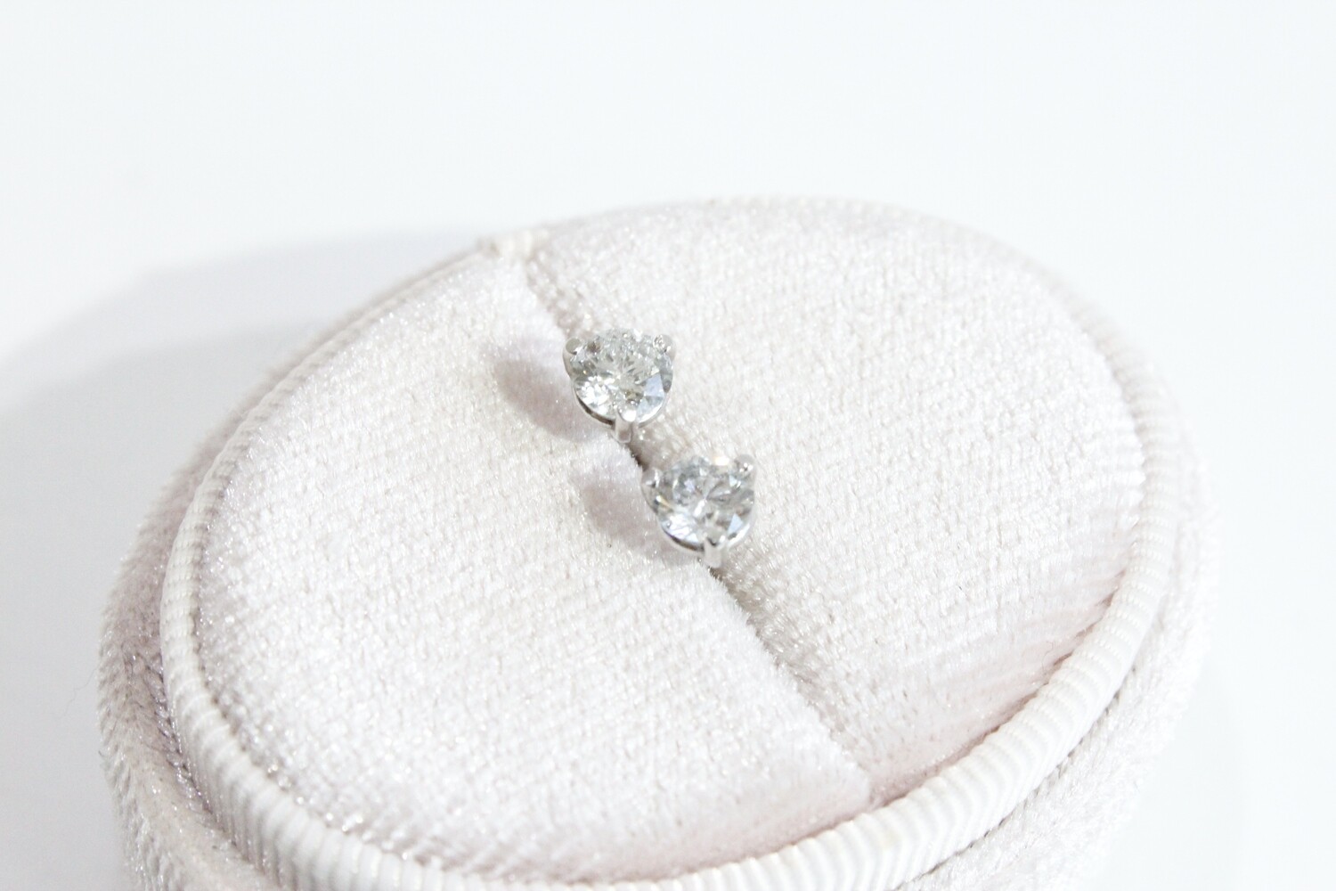 14kw .76ct Total Round Diamond Martini Stud Earrings
