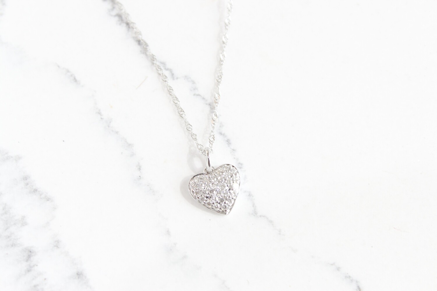 14kw .20ct Total Diamond Pave Heart Necklace, 29 Round Diamonds 