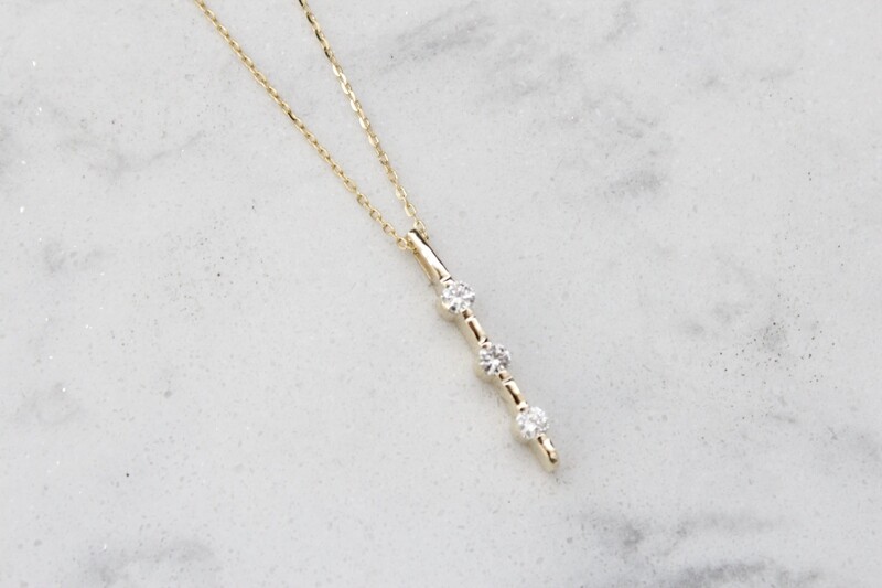 14kt Yellow Gold 1/4ct 3 Diamond Bar Necklace on Cable Chain with Extender