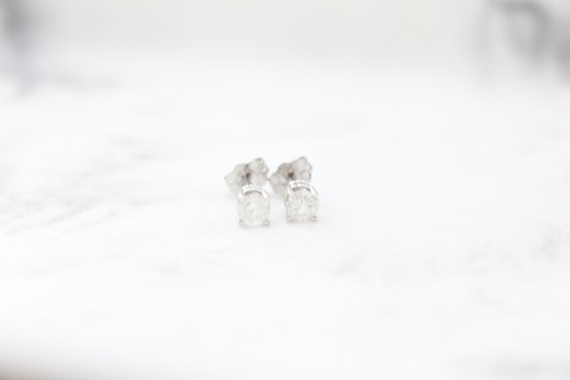 Estate 14kw 1/4ct Diamond Stud Earrings