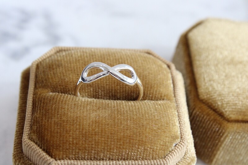 Sterling Silver Polished Infinity Ring- Size 6