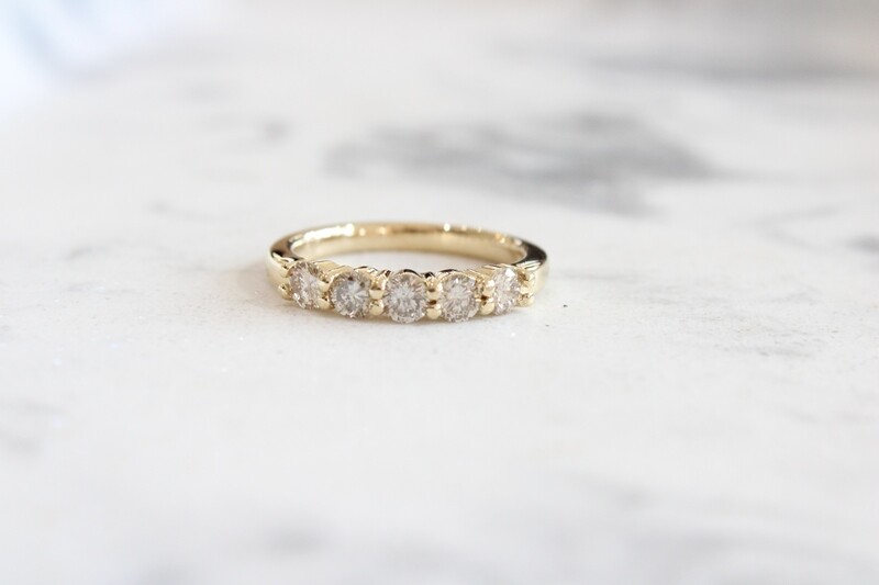 14ky .80ct Total 5 Diamond Band 