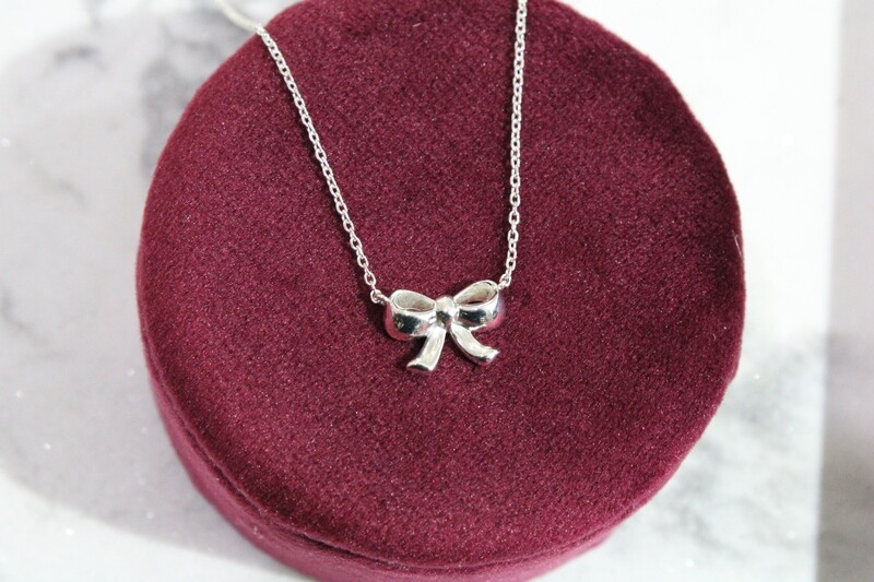Sterling Silver Bow 18&quot; Necklace
