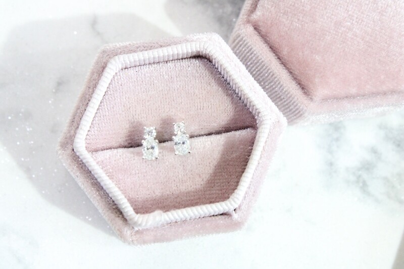 10kw .50ct Total Oval &amp; Round Diamond Stud Earrings