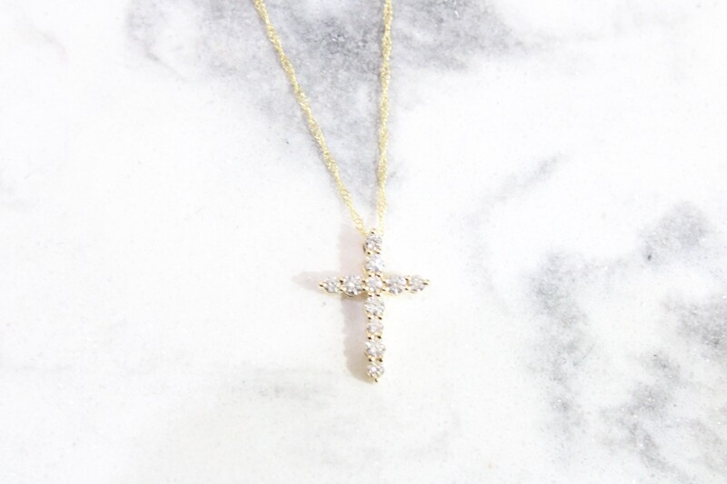 14ky 1/3ct Total Diamond Cross Necklace, 11 Round Diamonds 
