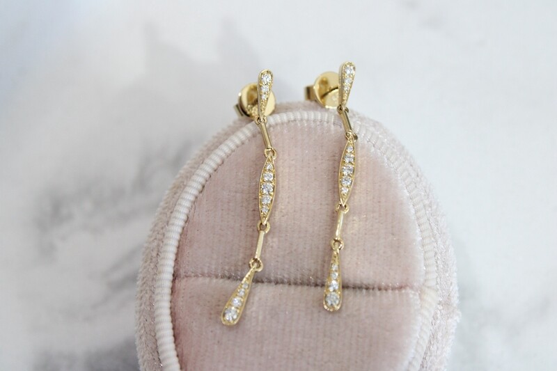 14ky 1/5ct Total Diamond &amp; Polished Bar Dangle Earrings, 24 Round Diamonds