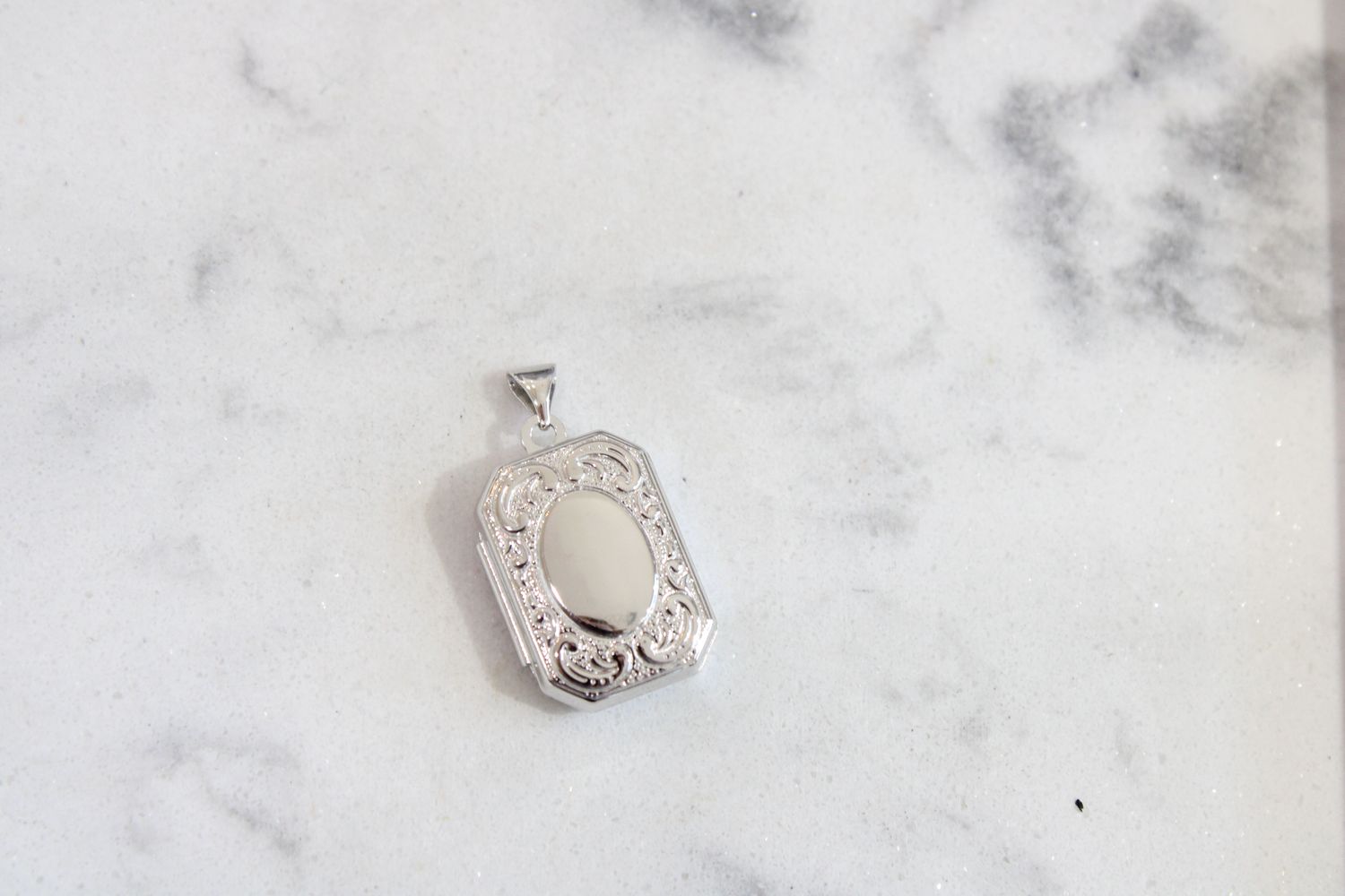 Sterling Silver Polished Fancy Scroll 21mm Octagonal Locket