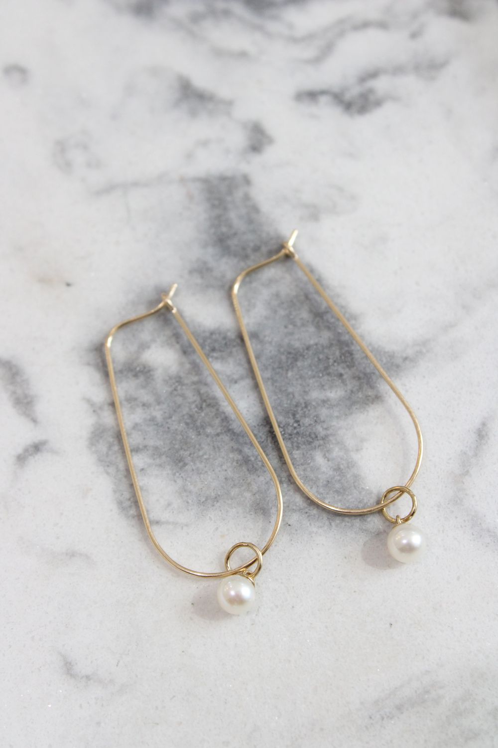 14/20 Gold Filled Cultured Freshwater Pearl Elongated Hoop Earring