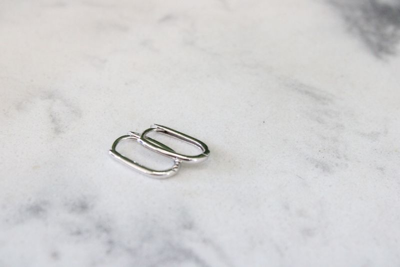 14kw Polished Oval Hinged Hoop Earrings 14kw Polished Oval Hinged Hoop Earrings