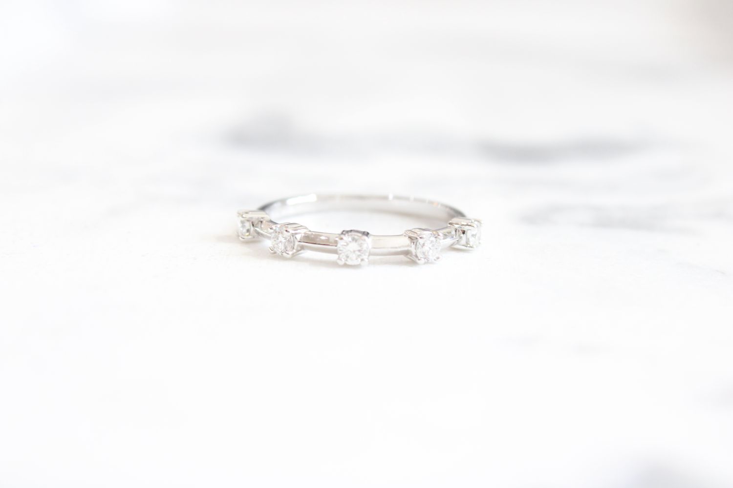 14kt White Gold 1/3ct Knife Edge Scattered 5 Diamond Band
