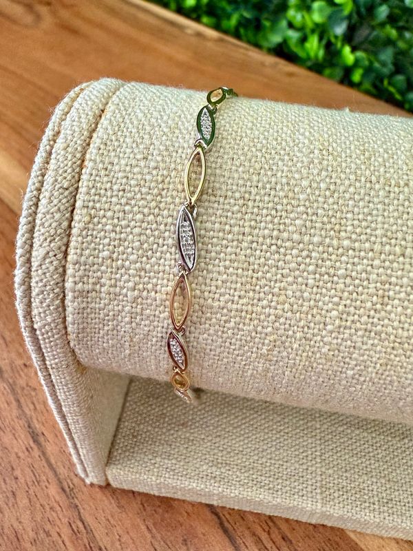 10kwy Fancy Link Diamond Tennis Bracelet, 12 at .04ct Total 