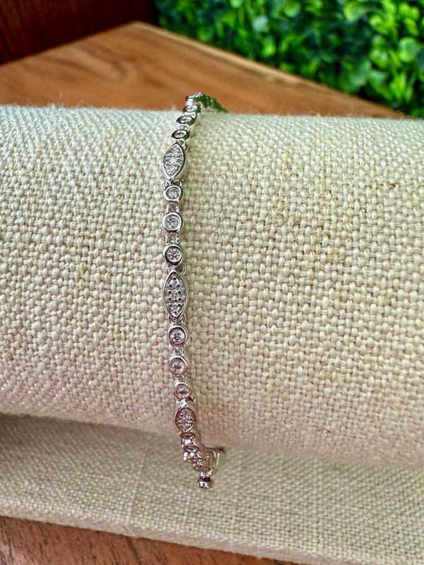 10kw Fancy Link Geo Diamond Tennis Bracelet, 24 at .04ct Total 