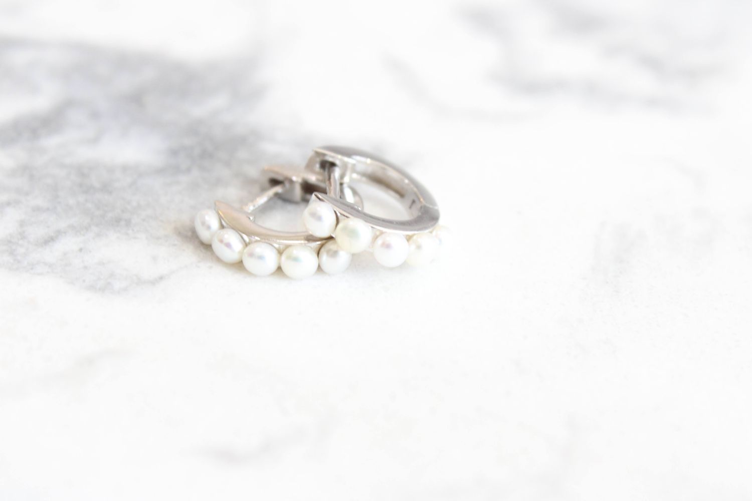 Sterling Silver 2.5-3mm White Button Freshwater Cultured Pearl Hinged Hoop Earrings