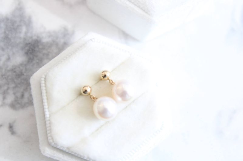 14ky 7-8mm White Round Freshwater Cultured Pearl Post Dangle Earrings