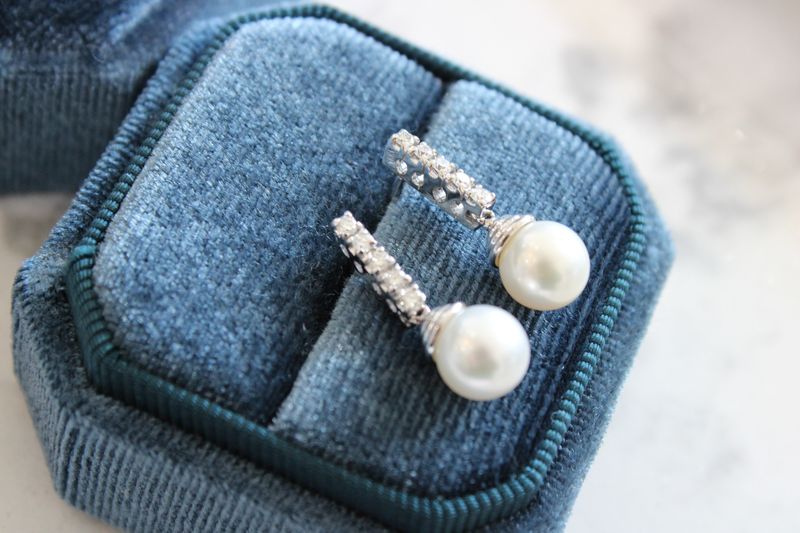 18kt White Gold 7.5-8mm Pearl 1/5ct Diamond Drop Earrings