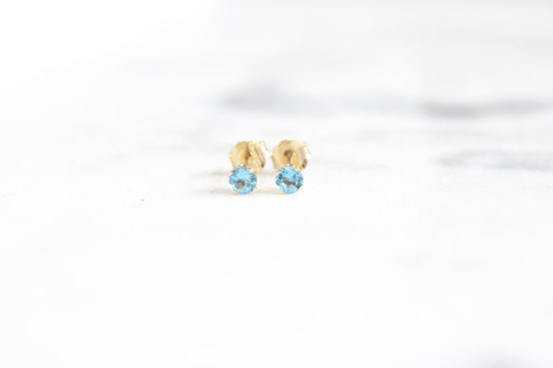 14kt Yellow Gold 3mm Blue Topaz Stud Earrings