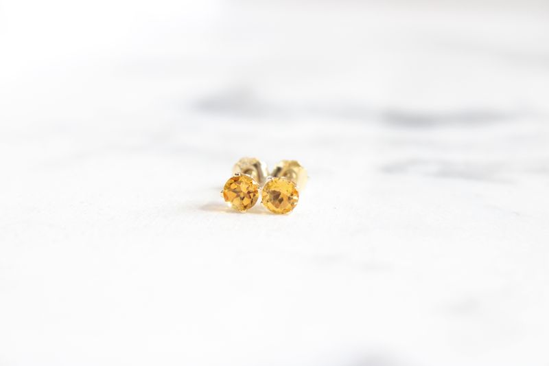 14kt Yellow Gold 4mm Citrine Stud Earrings
