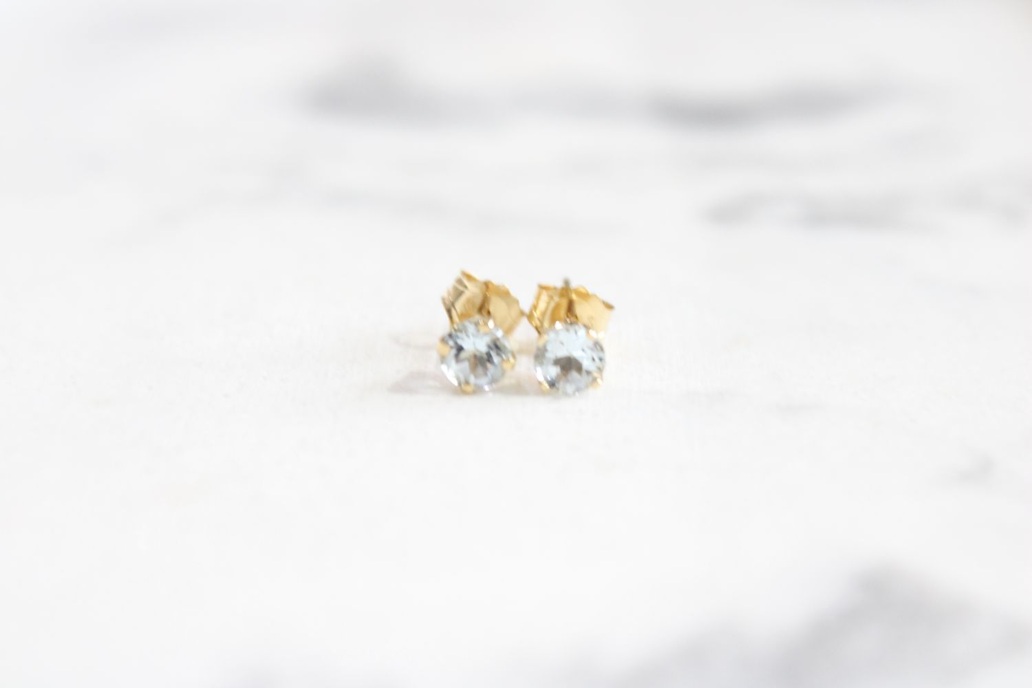 14kt Yellow Gold 4mm Aquamarine Stud Earrings