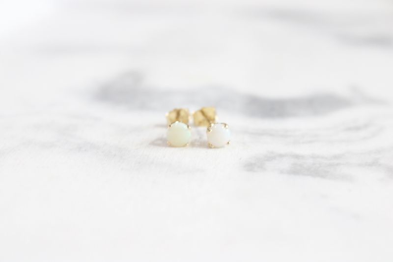14kt Yellow Gold 4mm Opal Stud Earrings