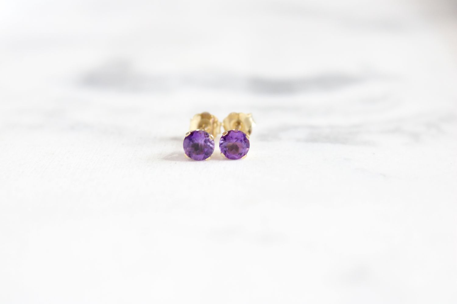 14kt Yellow Gold 4mm Amethyst Stud Earrings
