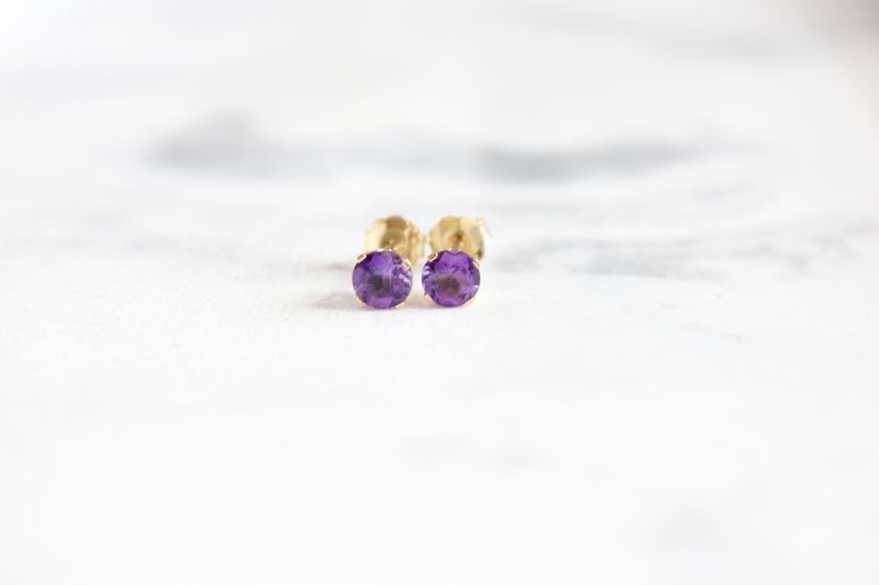 14kt Yellow Gold 4mm Amethyst Stud Earrings