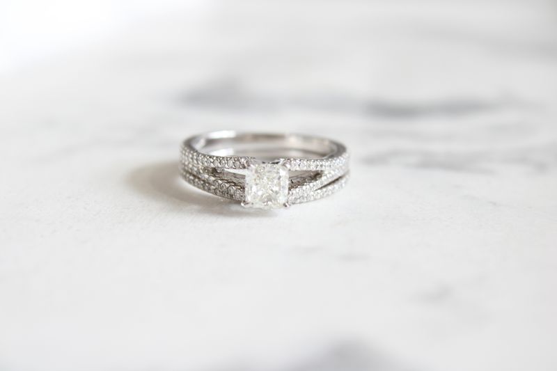 14kt White Gold 1.22ct, 3/4ct Cushion Center, Split Shank Diamond Wedding Set