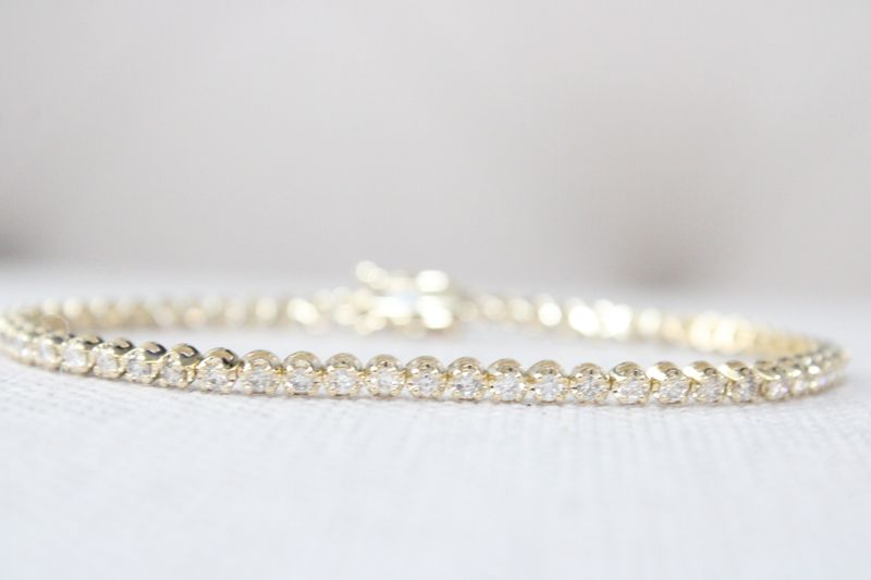 10kt Yellow Gold 60 Round Diamonds at 2ct Total Tennis Bracelet