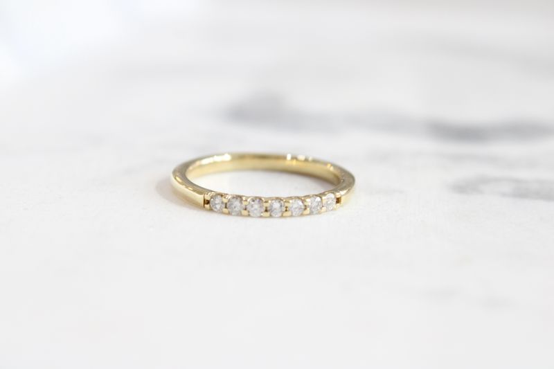 14kt Yellow Gold 7 Diamond .23ct Band 