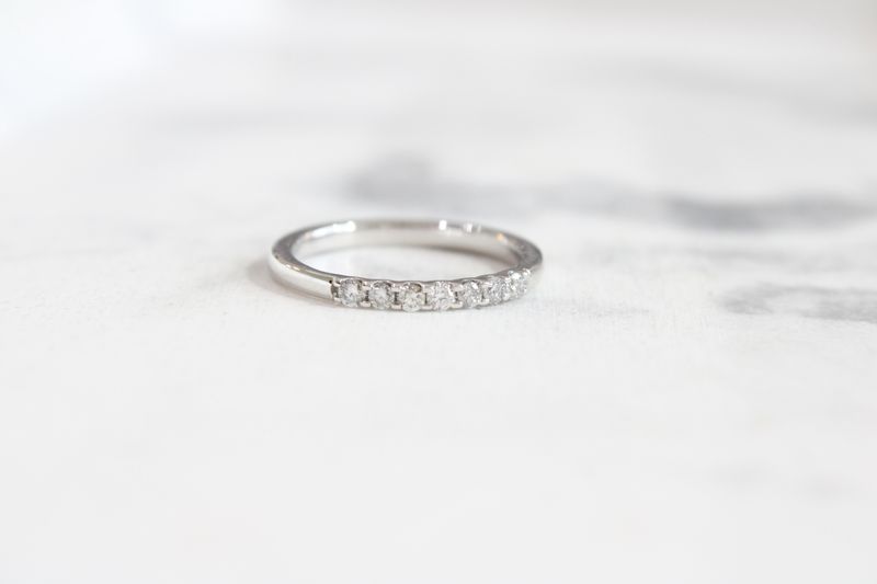 14kt White Gold 7 Diamond .23ct Band 