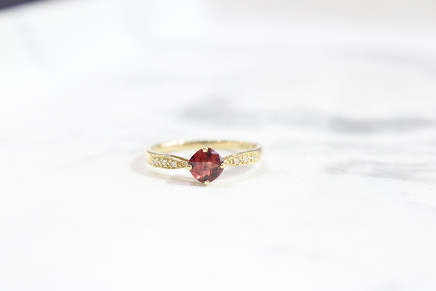 10kt Yellow Gold Kite Set Cushion Checkerboard Garnet with Diamond Accent Shank Ring